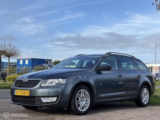 Skoda Octavia Combi 1.4 TSI Greentech Style trekhaak apple carplay