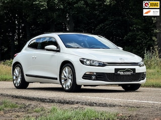 Volkswagen Scirocco 1.4 TSI Highline | UNIEK! | 14.000 KM | 1e eig. |Volledige historie | Navi | Panorama | Xenon | H.Leder |