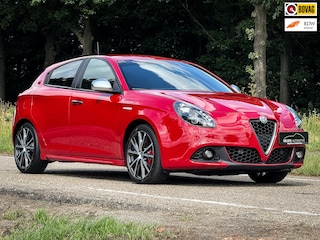 Alfa Romeo Giulietta 1.750 Turbo Veloce | Clima | Cruise | Leder | PDC | Stoelverw. | Alfa Rosso | Zeer mooi! |