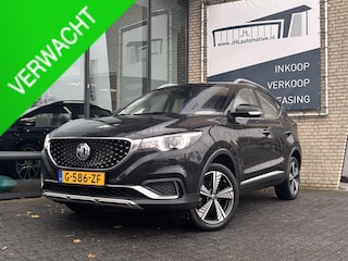 MG ZS EV Luxury 45 kWh*PANO*A/C*CAMERA*ACC*CARP