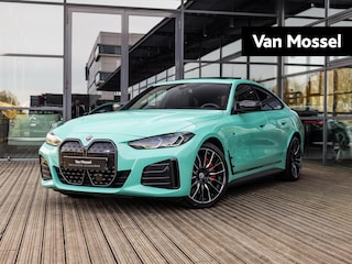 BMW i4 M50 High Executive 84 kWh | BMW INDIVIDUAL KLEUR | SCHUIF-KANTELDAK | 20 INCH | CARBON EXTERIEUR | CARBON INTERIEUR | STOELVENTILATIE | 360 CAMERA | HARMAN KARDON | STOELMEMORY | BMW LASERLIGHT | SHADOWLINE |
