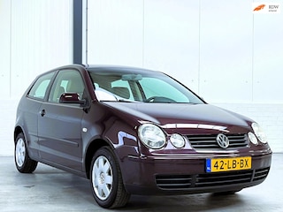Volkswagen Polo 1.4-16V Highline