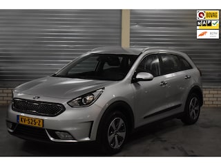 Kia Niro 1.6 GDi Hybrid First Edition 1e Eigenaar + Navigatie|Wiffi|Bluetooth|Camera|Parkeersensoren|Half Leder|Trekhaak|