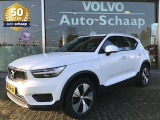Volvo XC40 1.5 T5 Twin Engine Momentum Pro Automaat | Rijklaar incl 12 mnd Bovag | Roofrails Automatisch dimmende spiegels Carplay
