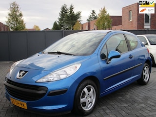Peugeot 207 1.4-16V XR Airco !!