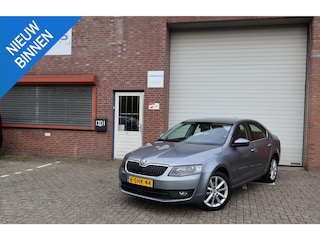 Skoda Octavia 1.2 TSI Greentech Elegance Businessline Navi 3e eigenaar NAP Keyless PDC Airco APK
