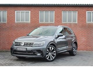 Volkswagen Tiguan 1.5 TSI ACT Highline Business R | Pano | Trekhaak | Automaat |