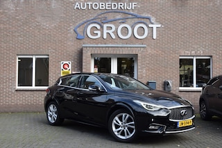 Infiniti Q30 1.6T PREMIUM