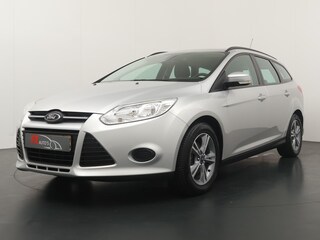 Ford Focus Wagon 1.0 EcoBoost Edition - Navigatie - Trekhaak - Parkeersensoren