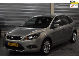 Ford Focus 1.8 Limited + Navigatie|Bluetooth|Parkeersensoren|Trekhaak|