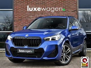 BMW X1 sDrive20i 170pk M-Sport Pano ACC HUD 360 H/K 19inch El-zetels