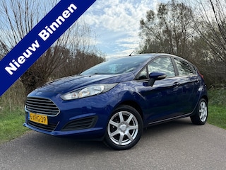 Ford Fiesta 1.0 Style / Navi / Airco / 2e Eigenaar / 15" Velgen / USB/AUX / Nieuwe APK / Dealer onderhouden! /