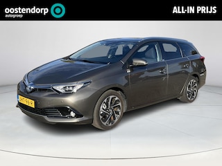 Toyota Auris 1.8 Hybrid Dynamic | Navigatie | Stoelverwarming | Parkeersensoren | 17 inch LM-velgen |