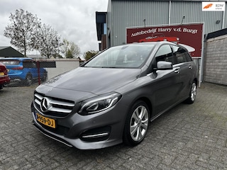 Mercedes-Benz B-klasse 180 Business Solution | Camera | Navigatie | Apple Carplay | Climate Control