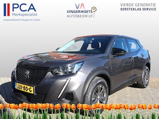 Peugeot 2008 Benzine 100 Pk Luxe Active uitvoering * Navigatie * Achteruitrij Camera * Climate & Cruise Control * L.M. Velgen * Dab Radio * Vingerhoets; Vierde Generatie Eersteklas Service, al meer dan 100 jaar.....