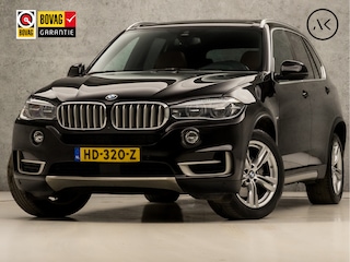 BMW X5 xDrive40e High Executive 313Pk Automaat (PANORAMADAK, GROOT NAVI, HEAD-UP DISPLAY, MEMORY SEATS, ZWART HEMEL, HARMAN/KARDON, ADAPTIVE CRUISE, CAMERA, SFEERVERLICHTING, NIEUWSTAAT)
