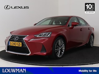 Lexus IS 300h Hybrid Luxury Line | Premium Navigatie | Safety System | Stoelverwarming & Koeling |