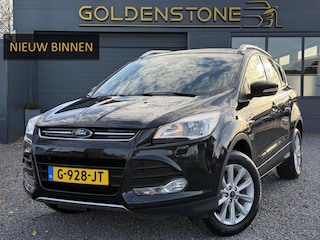 Ford Kuga 1.5 Titanium Styling Pack 1e Eigenaar,Trekhaak,Halfleder,Clima,Cruise,Stoelverwarming,Pdc,Lm velgen,6 Bak,150pk,Nieuwe Apk bij Aflevering
