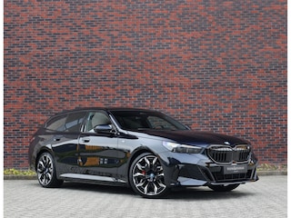 BMW 5-serie Touring 530e | Pano - Trekhaak - B&W