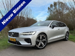 Volvo V60 2.0 T6 Twin Engine AWD R-Design Automaat / 1e Eigenaar / Harman-Kardon / Panoramadak / Trekhaak / Leder / Camera / LED /