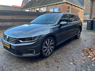 Volkswagen Passat Variant 1.4 TSI GTE Connected Series Plus Panorama dak ,donkere hemel,virtual cockpit,