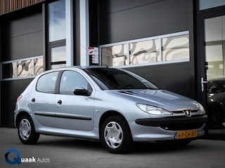 Peugeot 206 1.4 XR 5-Deurs | NW. DISTRIBUTIE | ELEK. RAMEN |