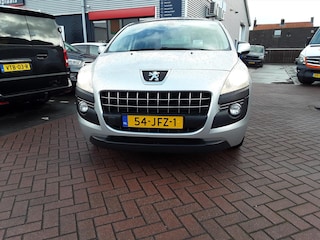 Peugeot 3008 1.6 16V VTI Première