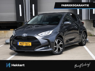 Toyota Yaris Dynamic 1.5 Hybrid 115pk Automaat 16''LM | STOELVERW. VOOR | ADAPT. CRUISE | DAB | PDC + CAMERA