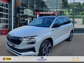 Skoda Karoq 1.5 TSI DSG SPORTLINE PANO-DAK/TREKHAAK/CAMERA/CARPLAY/ACC/STOELVERW