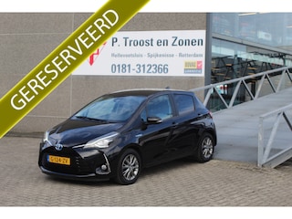 Toyota Yaris 1.5 Hybrid Dynamic /Automaat/Orig.NL auto/Achteruitrijcamera/Climate control/Cruise control/Keyless/Navi by app/Privacy glass/Mistlampen/Licht metalen velgen
