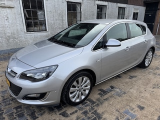 Opel Astra 1.4 Turbo Cosmo