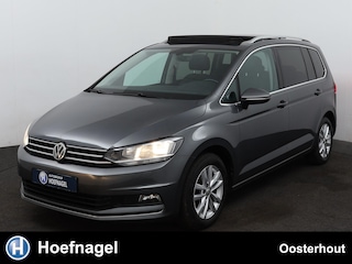 Volkswagen Touran 1.5 TSI Highline 7p Automaat | Panoramadak | Camera | Stoelverwarming | Trekhaak