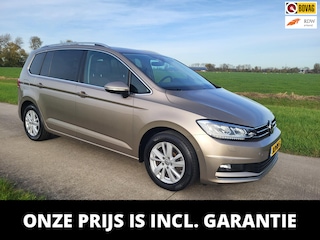 Volkswagen Touran 1.5 TSI Highline 7pers. navi camera trekhaak electr achterklep
