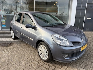 Renault Clio 1.2 TCE Rip Curl 4 nieuwe banden en NW APK