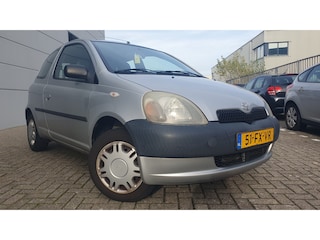 Toyota Yaris 1.0-16V VVT-i Terra