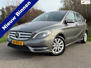 Mercedes-Benz B-klasse 180 Ambition / 1e Eigenaar / Navi / Clima / 16" Velgen / PDC / 6 Versnellingen / Cruise / Goed onderhouden!