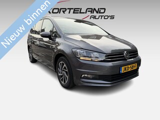 Volkswagen Touran 1.4 TSI Highline SOUND NAVI CARPLAY TREKHAAK