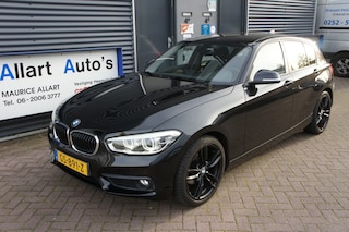 BMW 118i Automaat/ Navigatie / 5-deurs