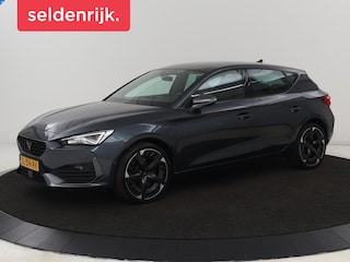 Cupra Leon 1.4 eHybrid VZ | 245pk | Stoelverwarming | Adaptive cruise | Camera | Carplay | Sfeerverlichting | Keyless | Full LED | Navigatie | Sportstoelen | 19'' | Stuurverwarming | PHEV | Plug In