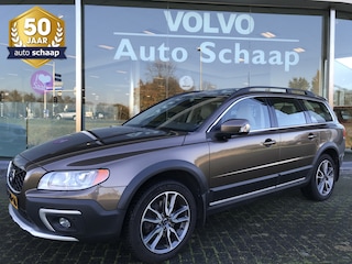 Volvo XC70 2.4 D5 Summum AWD Automaat | Rijklaar incl garantie | Schuifdak Achterspoiler Trekhaak afneembaar