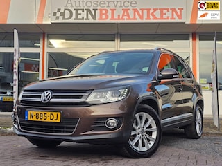 Volkswagen Tiguan 2.0 TSI Sport&Style 4Motion Automaat BJ.2012 / Panodak / Pdc / Airco ECC / 17"Lmv !!