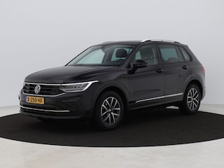 Volkswagen Tiguan 1.5 TSI Life Business 6-Bak | ADAPTIVE | CARPLAY | STOEL- EN STUURVERW.