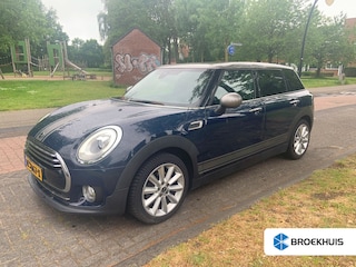 Mini Clubman 1.5 Cooper Chili | Airco (automatisch) | Buitenspiegels verwarmbaar | Cruise control