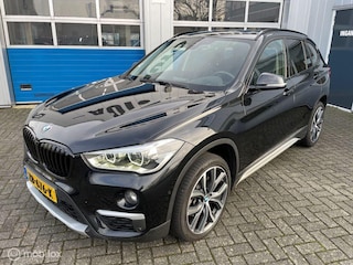 BMW X1 sDrive20i OrangeEdition III Automaat-Pano-Leer-Camera