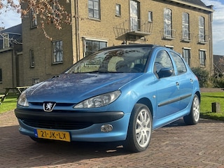 Peugeot 206 1.4 XT 5 deurs * PANO * Incl garantie