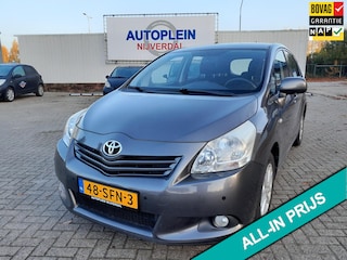 Toyota Corolla Verso Nette in Nederland nieuw geleverde auto met trekhaak,cruise controle en lage kilometerstand!