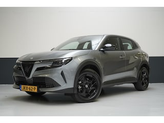 Alfa Romeo Junior 1.2 Turbo Hybrid Ibrida Speciale | Pack Techno | Adaptive | Navigatie | Achteruitrijcamera