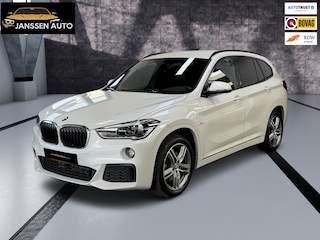 BMW X1 XDrive20i M Sport | Leder | HUD | Pearl White | Memory | Navi | Stoelverwarming | 4WD