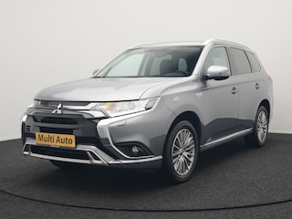 Mitsubishi Outlander 2.4 Pure Plug In Hybrid 225pk Dealer O.H. PHEV | Apple Carplay | Camera | Sportstoelen Verwarmd | Keyless | Cruise Control | DAB |