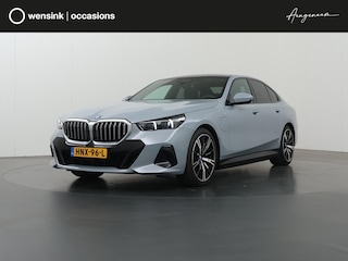 BMW 530e M Sport Edition | M-Sport | Adaptieve LED verlichting | Driving Assistant Professional | Harman/Kardon | Shadow Line | Comfort Pakket | Panoramadak | HUD | Stoelverwarming/Koeling |